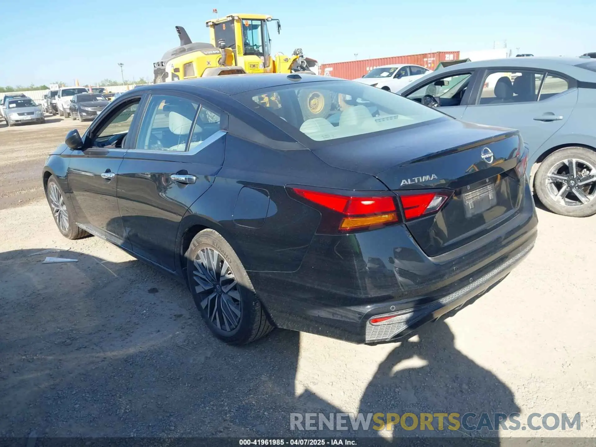 3 Photograph of a damaged car 1N4BL4DV1SN316421 NISSAN ALTIMA 2025