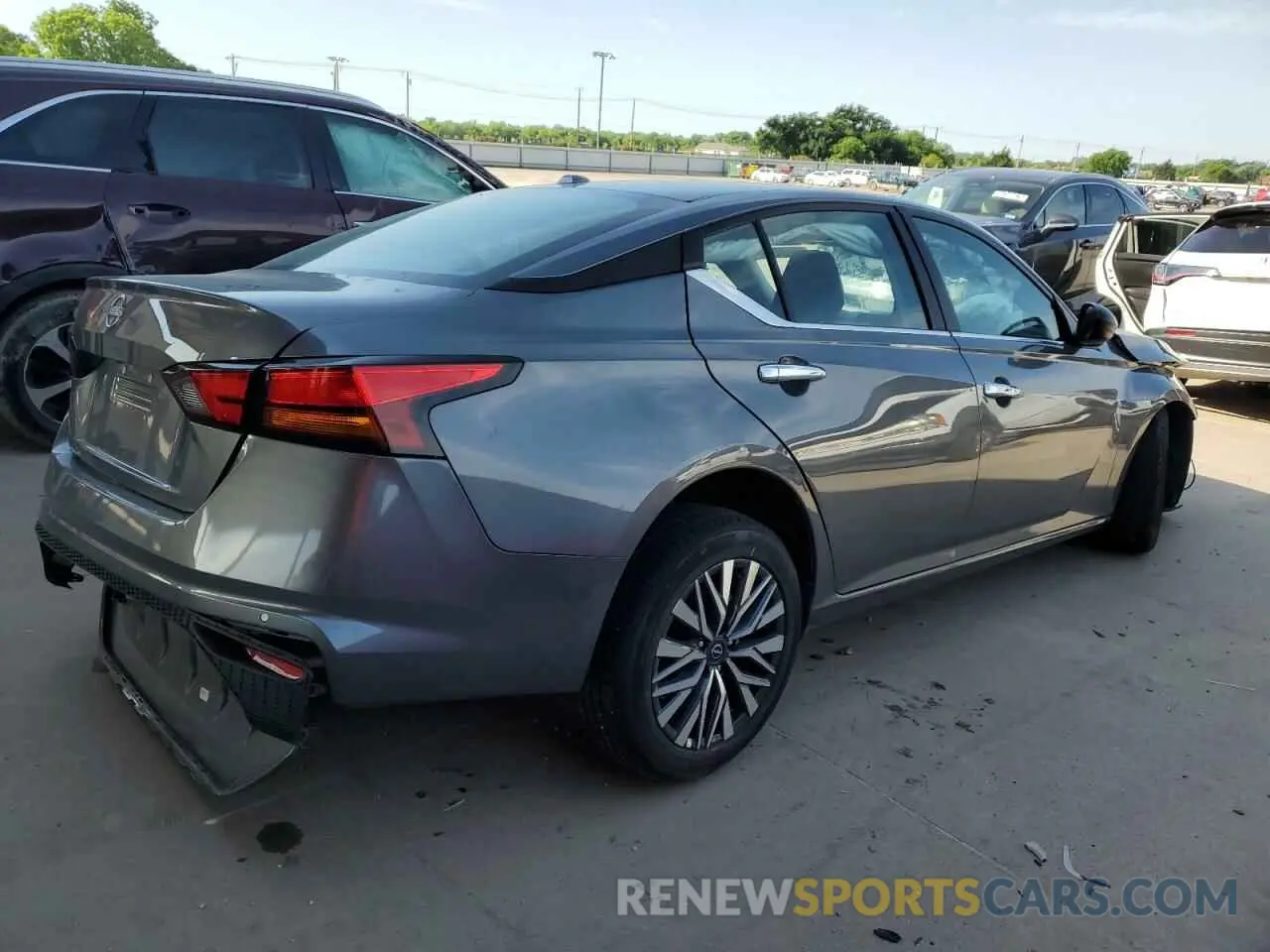 3 Photograph of a damaged car 1N4BL4DV1SN367711 NISSAN ALTIMA 2025