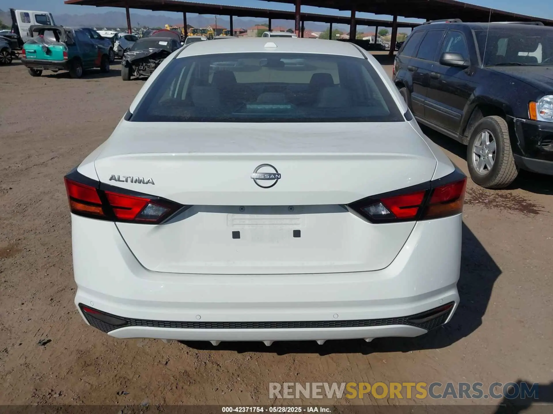 16 Photograph of a damaged car 1N4BL4DV1SN373220 NISSAN ALTIMA 2025