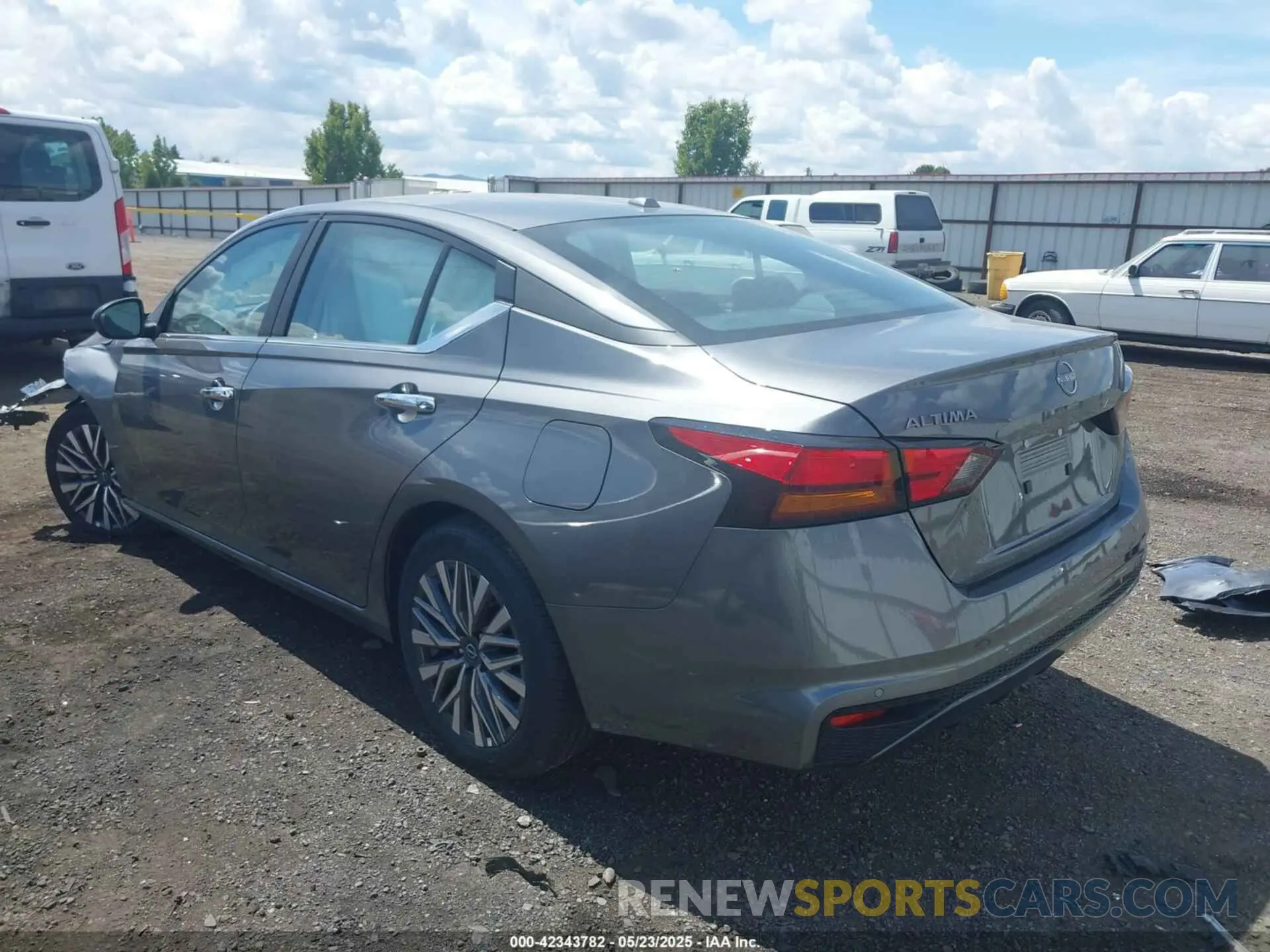 3 Фотография поврежденного автомобиля 1N4BL4DV1SN381639 NISSAN ALTIMA 2025