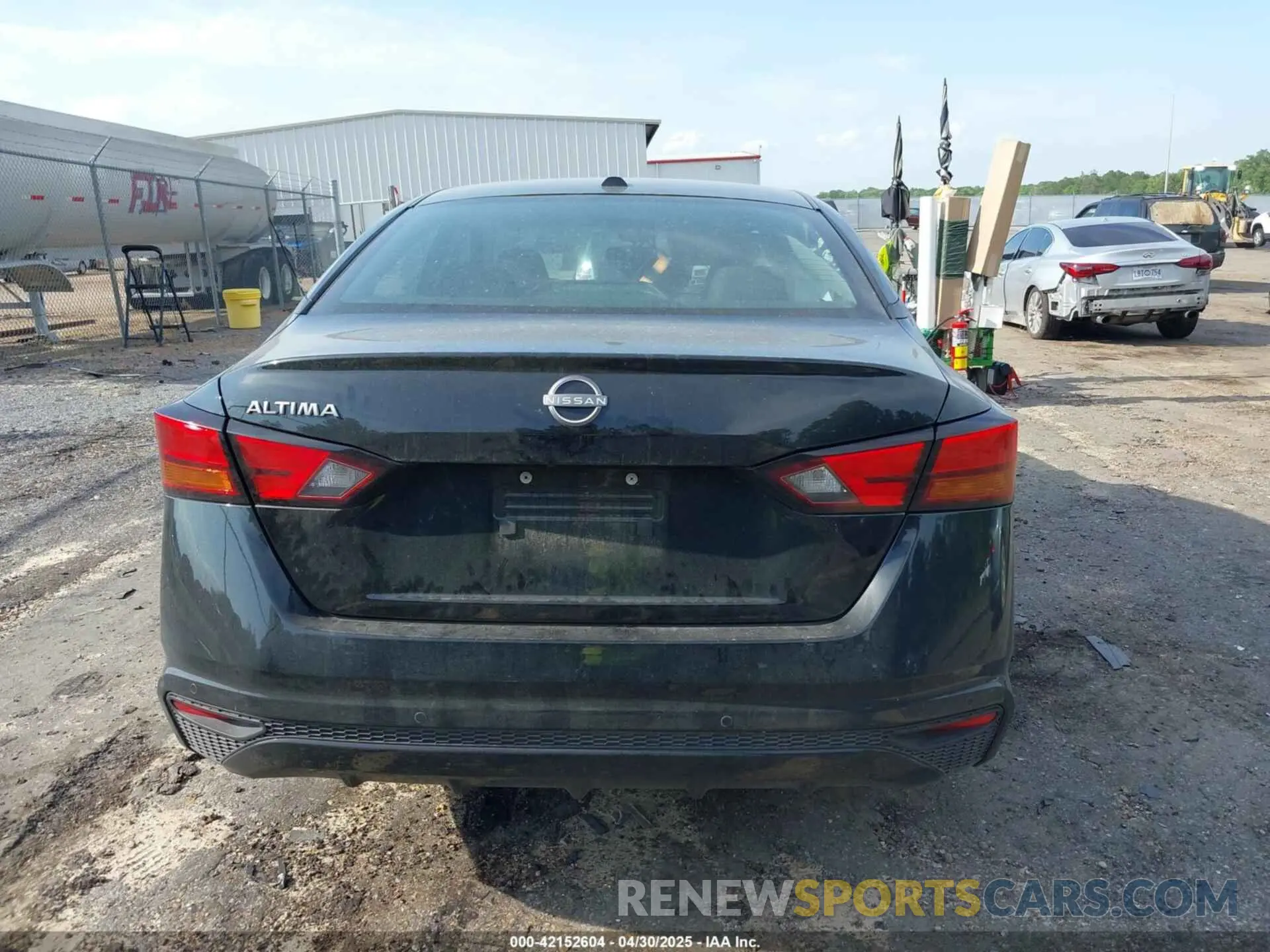 16 Photograph of a damaged car 1N4BL4DV2SN307873 NISSAN ALTIMA 2025