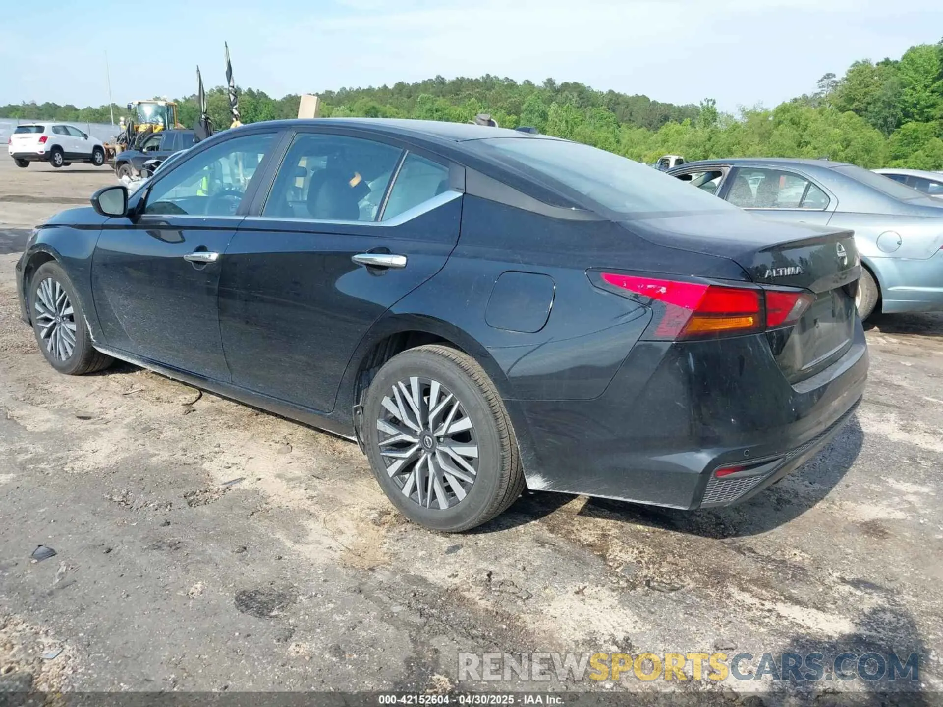 3 Photograph of a damaged car 1N4BL4DV2SN307873 NISSAN ALTIMA 2025