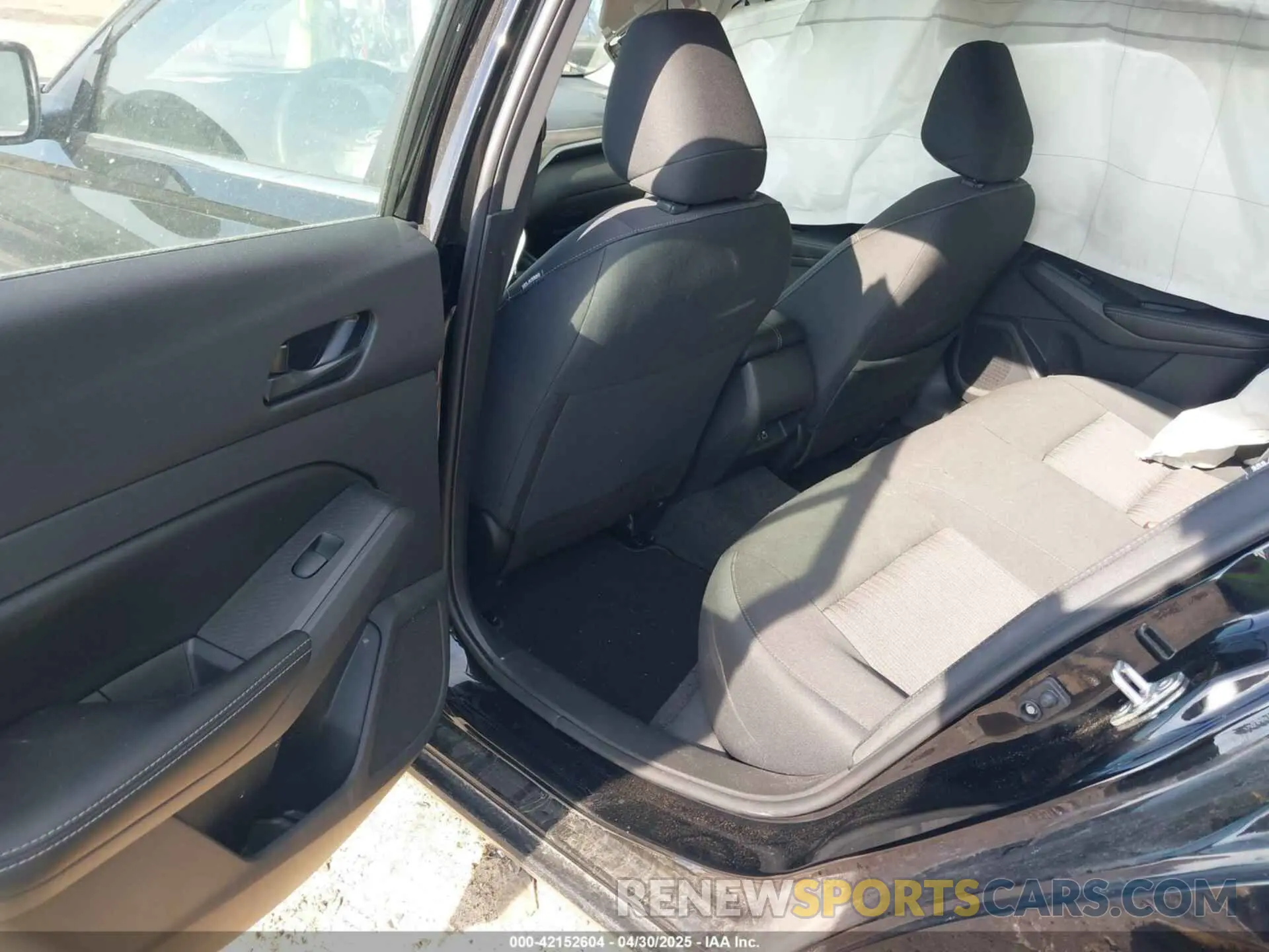 8 Photograph of a damaged car 1N4BL4DV2SN307873 NISSAN ALTIMA 2025