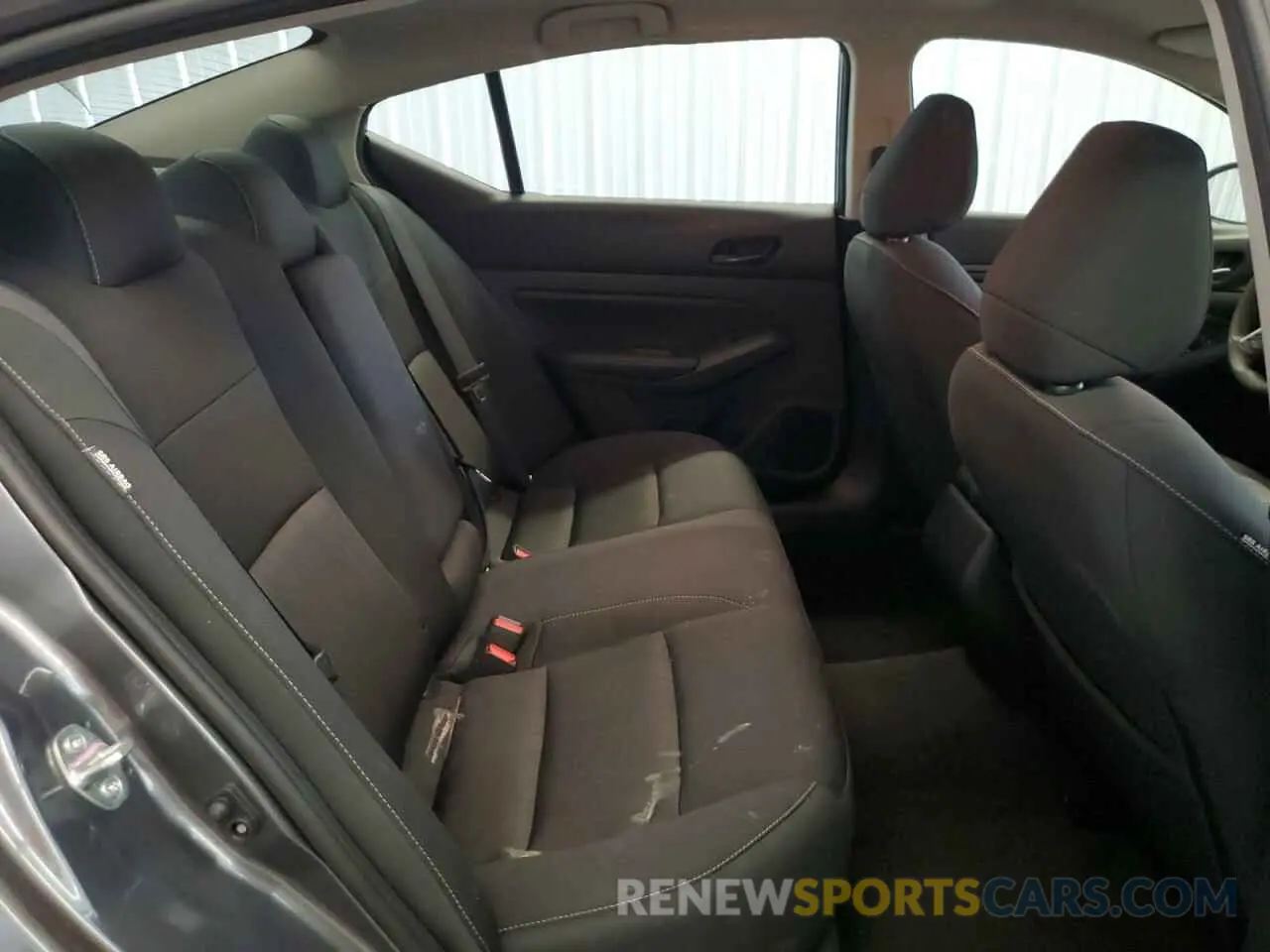10 Photograph of a damaged car 1N4BL4DV2SN320249 NISSAN ALTIMA 2025