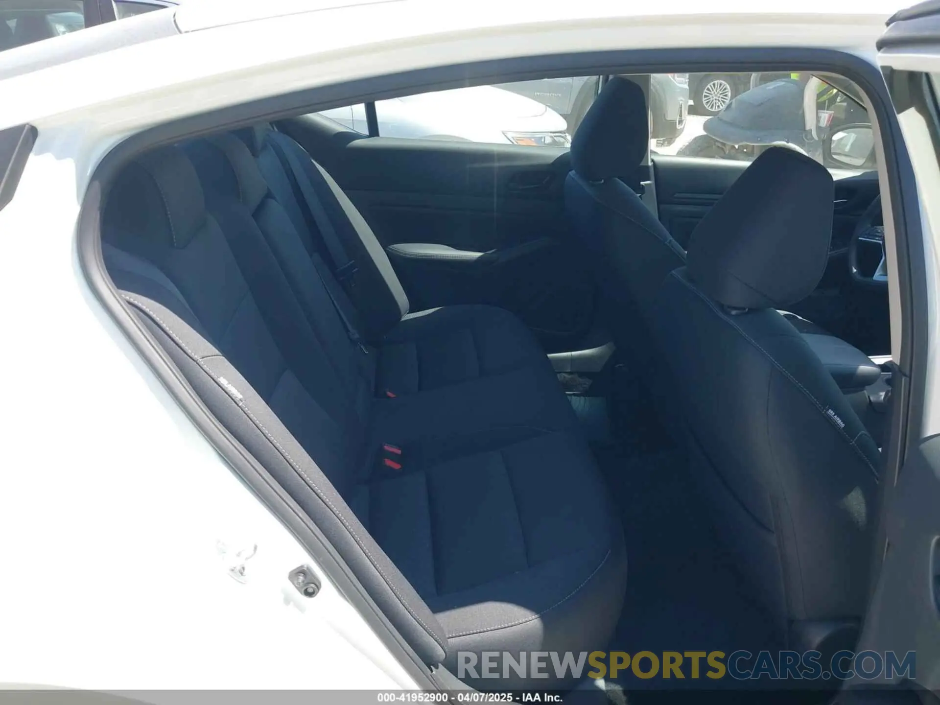 8 Photograph of a damaged car 1N4BL4DV2SN331784 NISSAN ALTIMA 2025