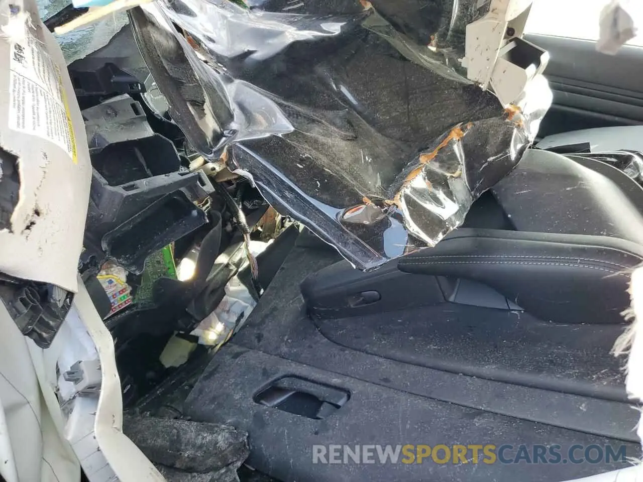 8 Photograph of a damaged car 1N4BL4DV2SN343305 NISSAN ALTIMA 2025