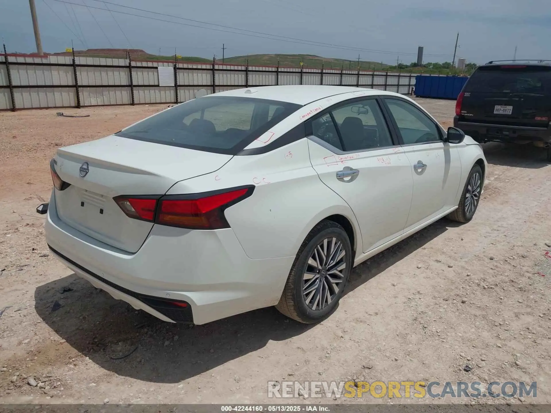 4 Фотография поврежденного автомобиля 1N4BL4DV2SN375994 NISSAN ALTIMA 2025