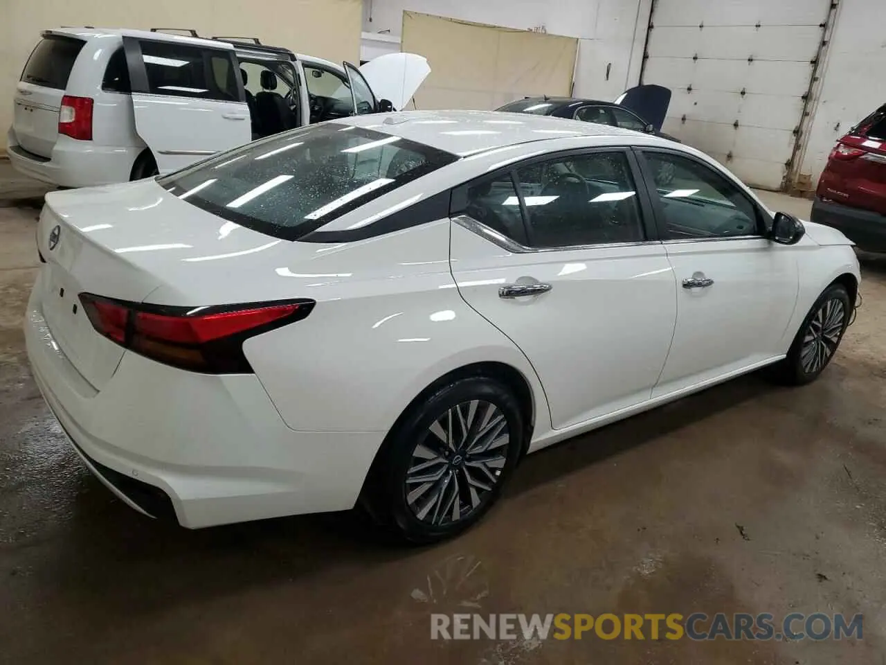 3 Фотография поврежденного автомобиля 1N4BL4DV3SN316968 NISSAN ALTIMA 2025