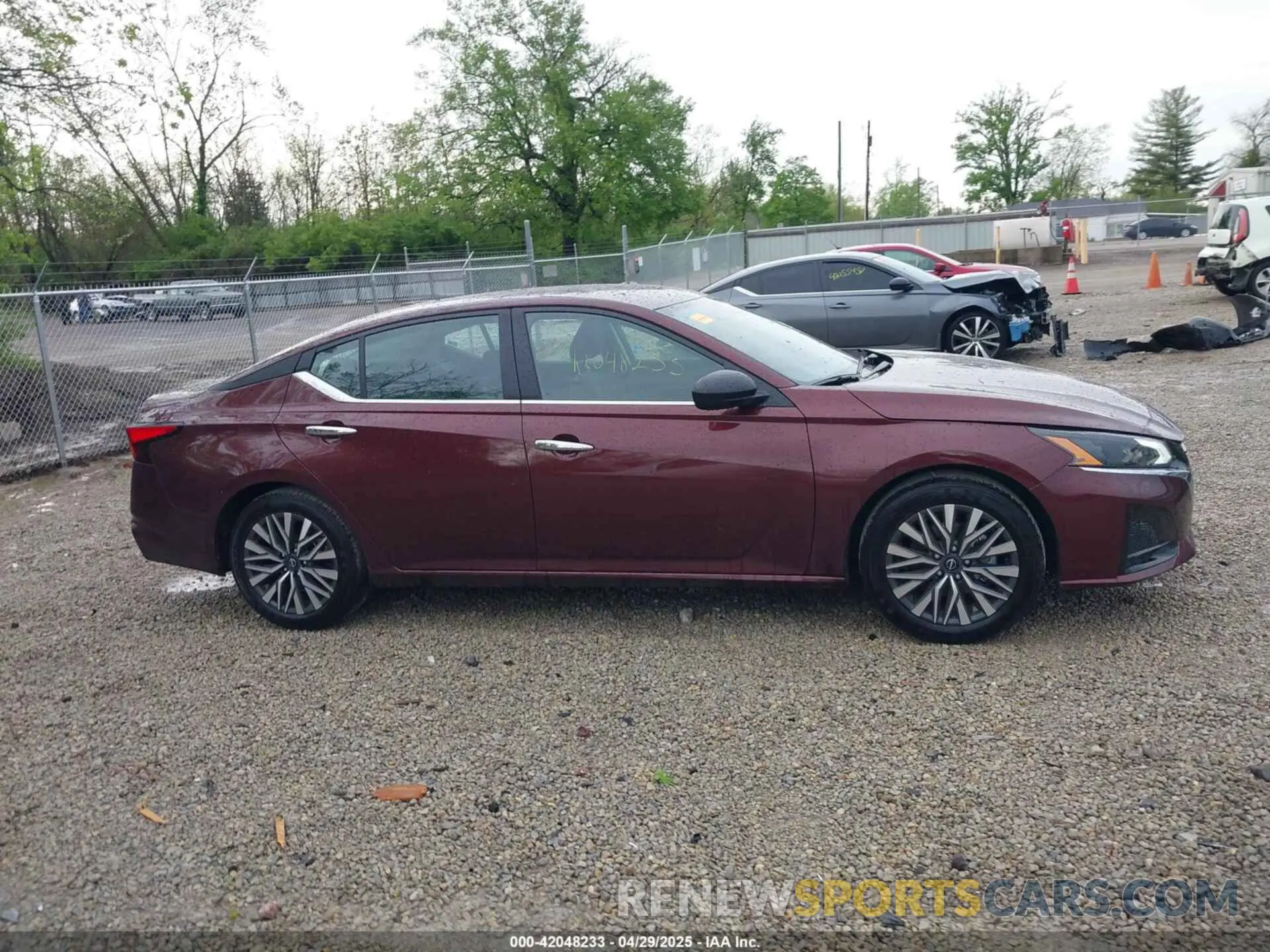 13 Photograph of a damaged car 1N4BL4DV3SN335052 NISSAN ALTIMA 2025
