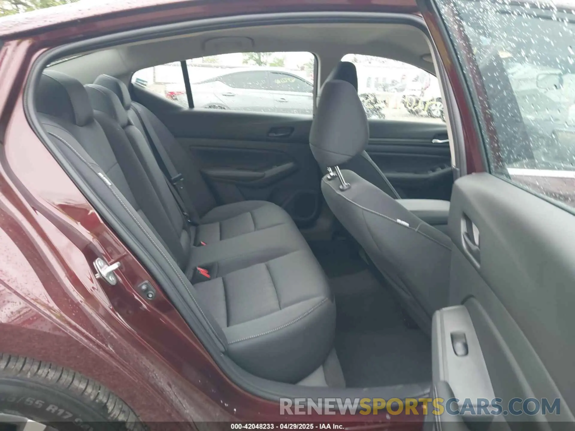 8 Photograph of a damaged car 1N4BL4DV3SN335052 NISSAN ALTIMA 2025