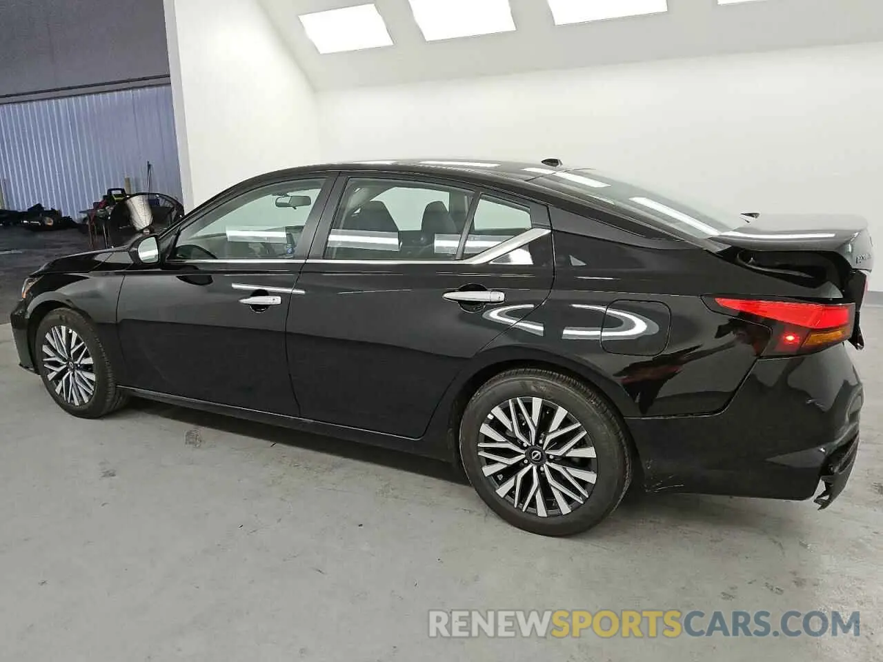 2 Photograph of a damaged car 1N4BL4DV3SN352465 NISSAN ALTIMA 2025