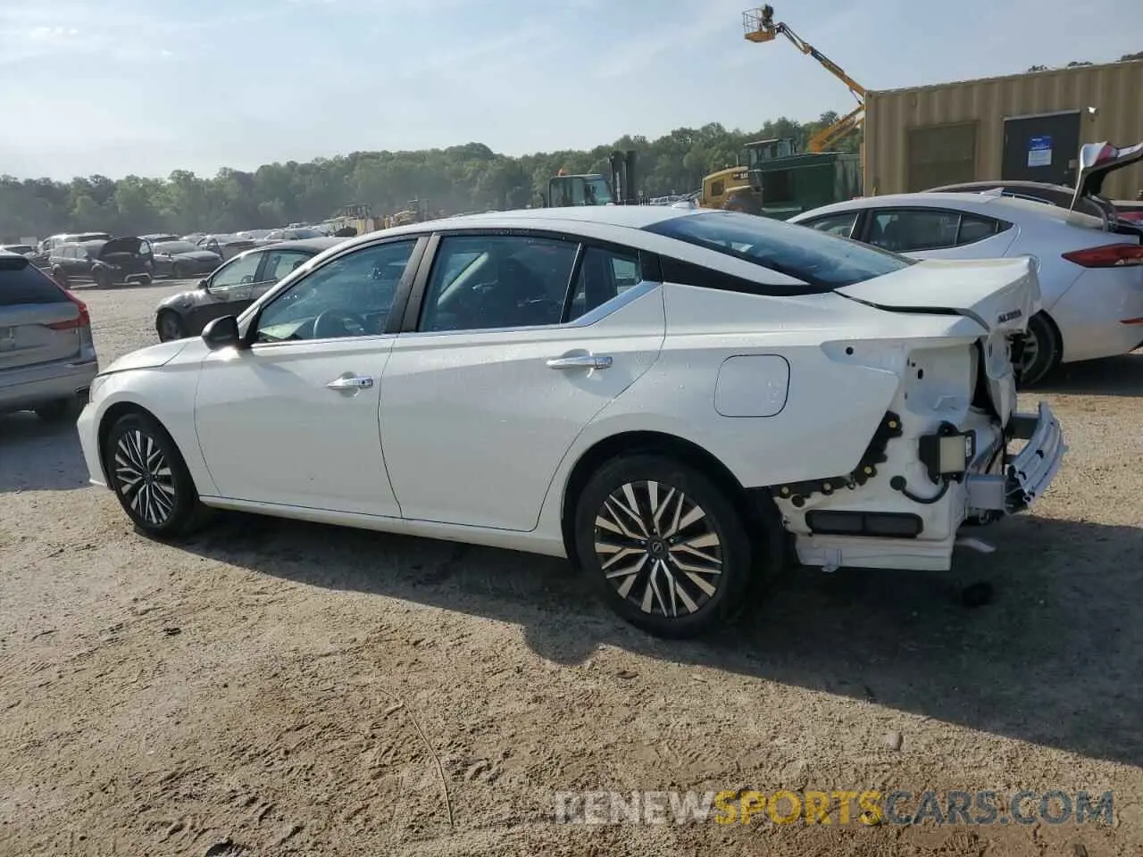 2 Фотография поврежденного автомобиля 1N4BL4DV3SN372053 NISSAN ALTIMA 2025