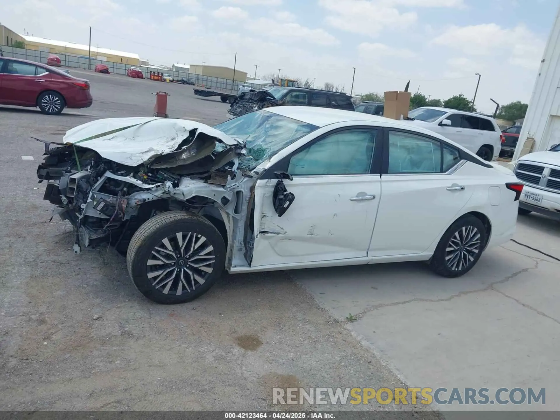 13 Фотография поврежденного автомобиля 1N4BL4DV3SN373851 NISSAN ALTIMA 2025