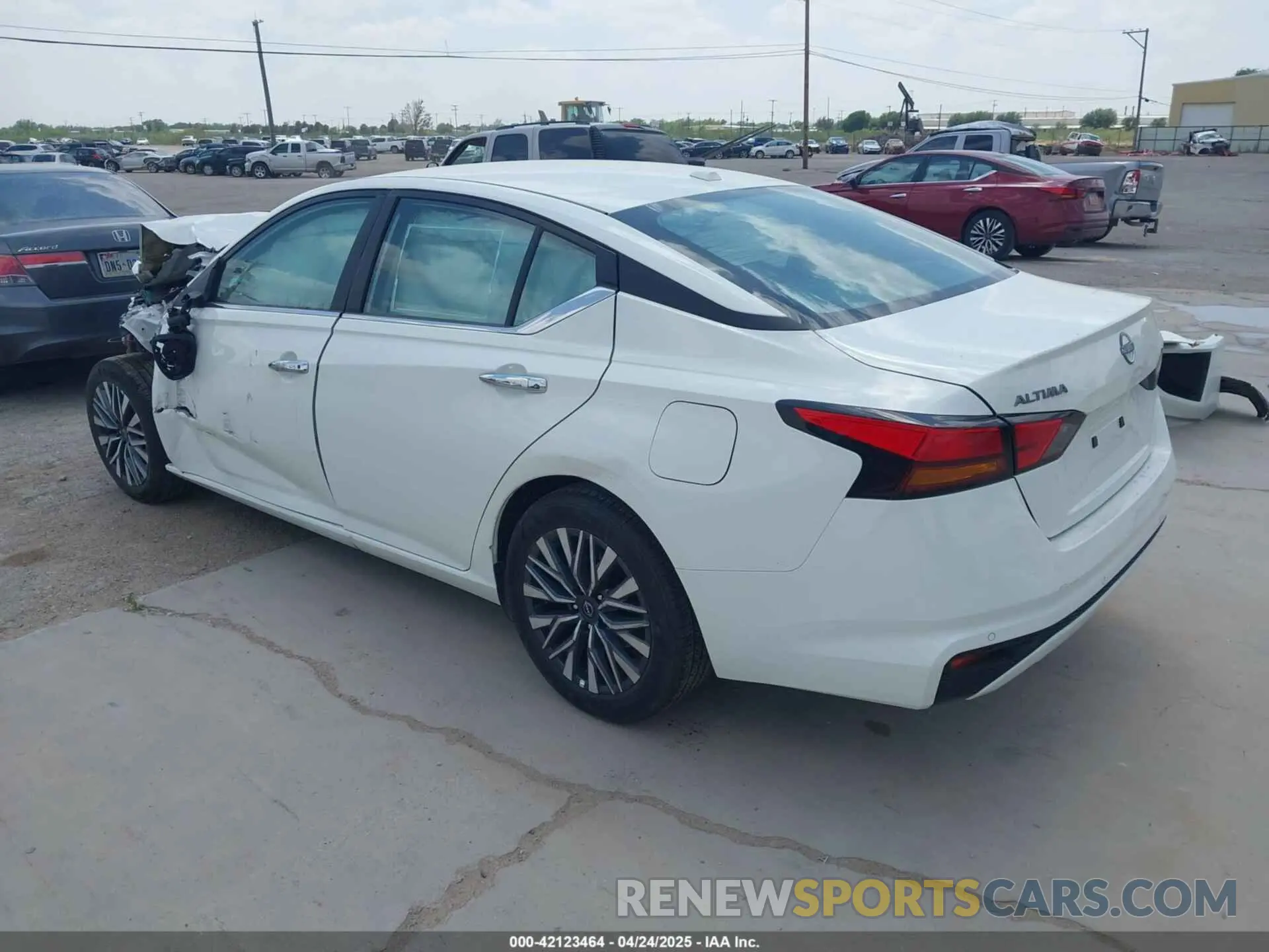 3 Фотография поврежденного автомобиля 1N4BL4DV3SN373851 NISSAN ALTIMA 2025