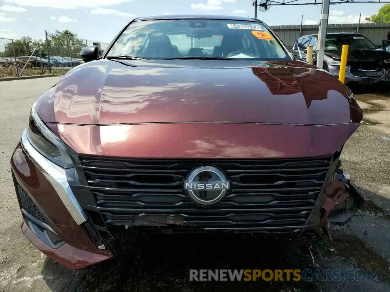 5 Photograph of a damaged car 1N4BL4DV4SN301573 NISSAN ALTIMA 2025