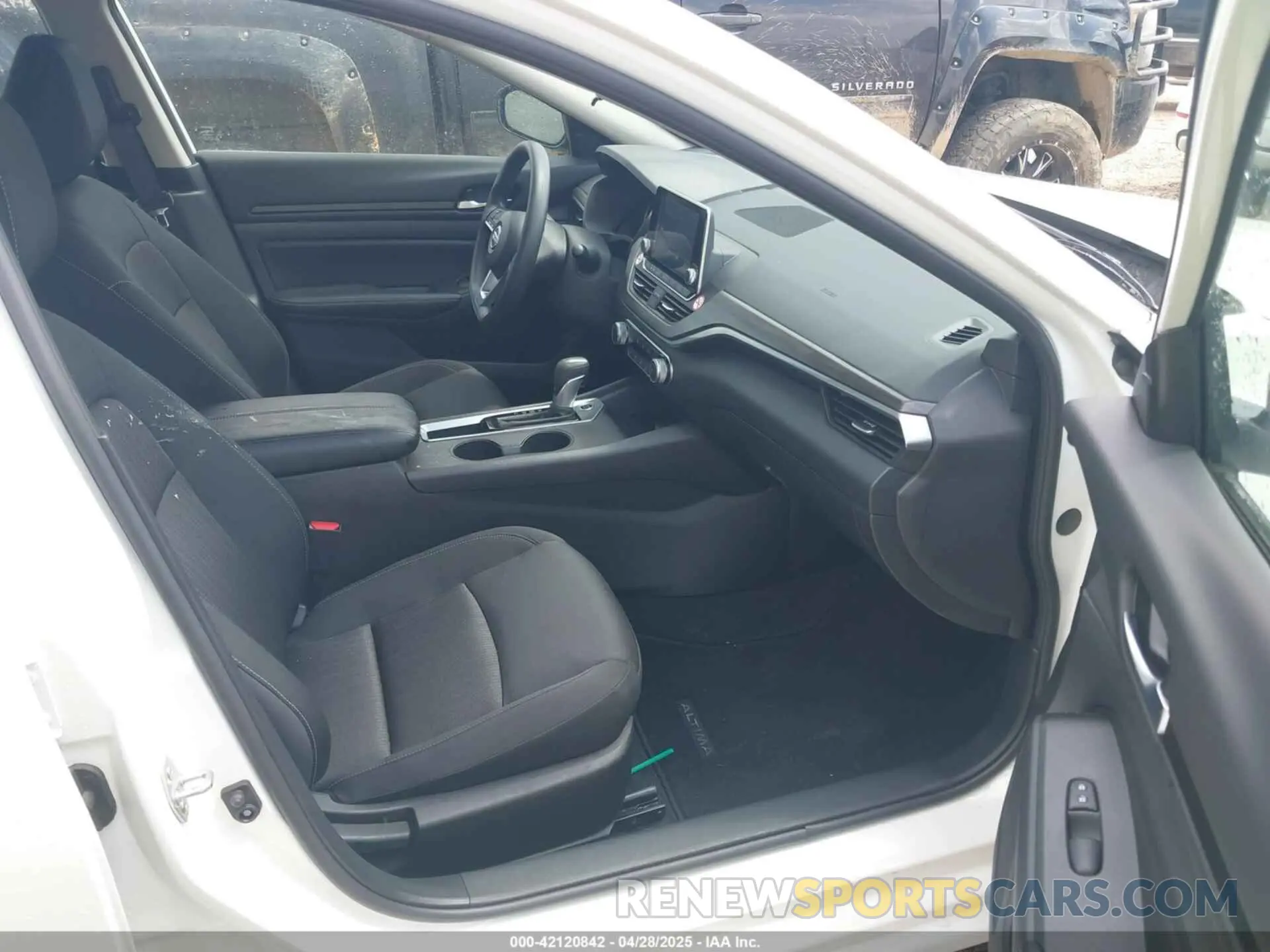 5 Фотография поврежденного автомобиля 1N4BL4DV4SN313741 NISSAN ALTIMA 2025