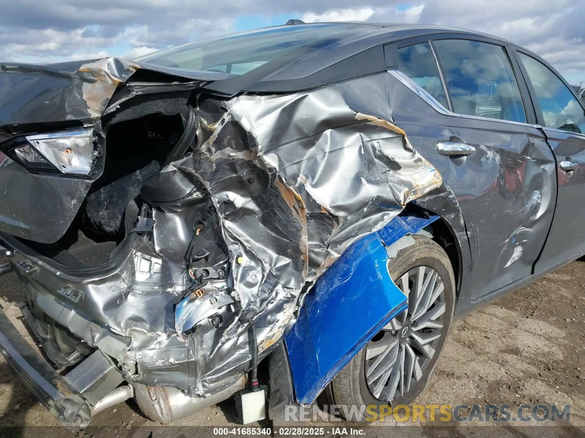 6 Photograph of a damaged car 1N4BL4DV5SN307334 NISSAN ALTIMA 2025
