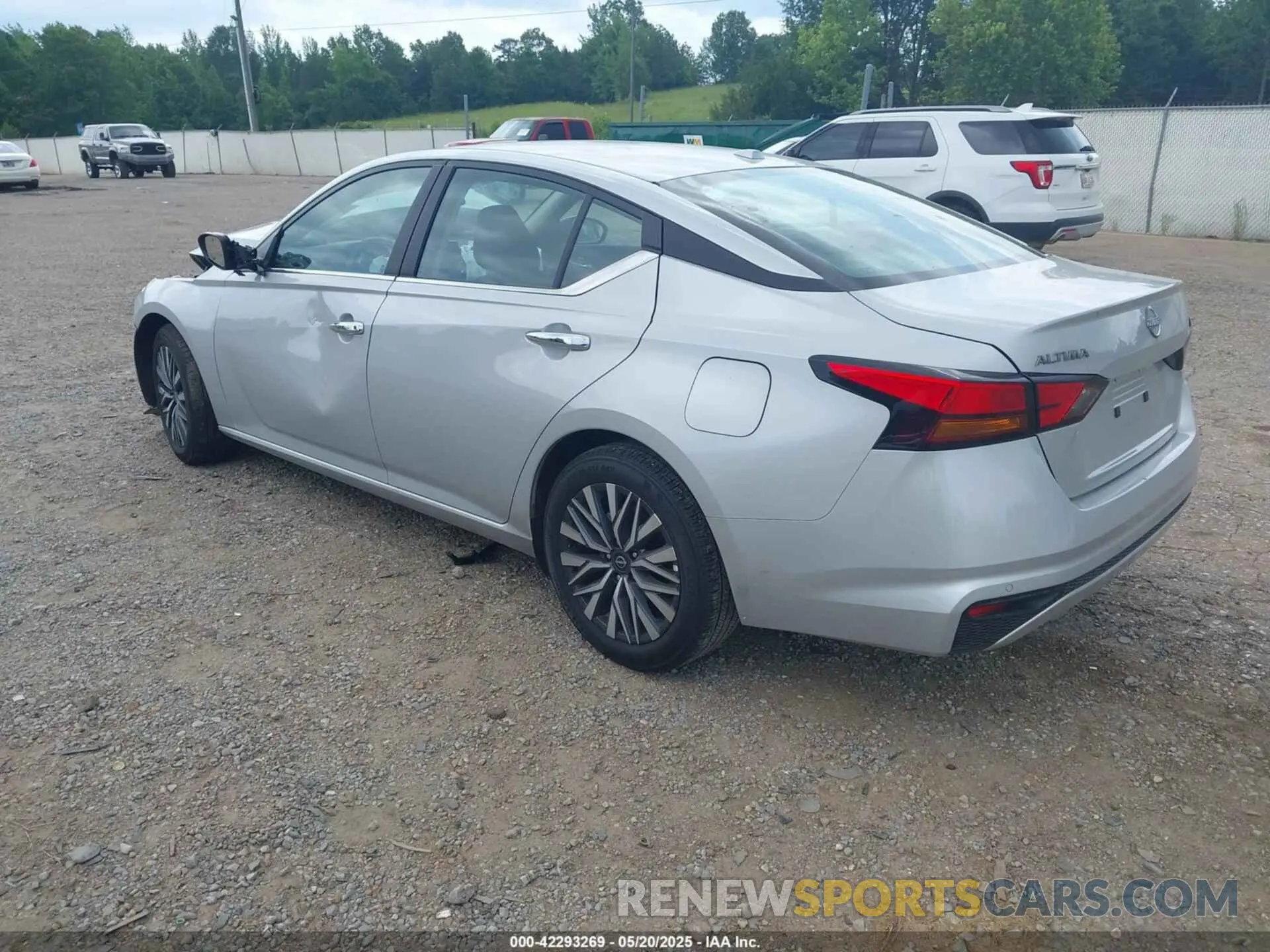3 Фотография поврежденного автомобиля 1N4BL4DV5SN357330 NISSAN ALTIMA 2025