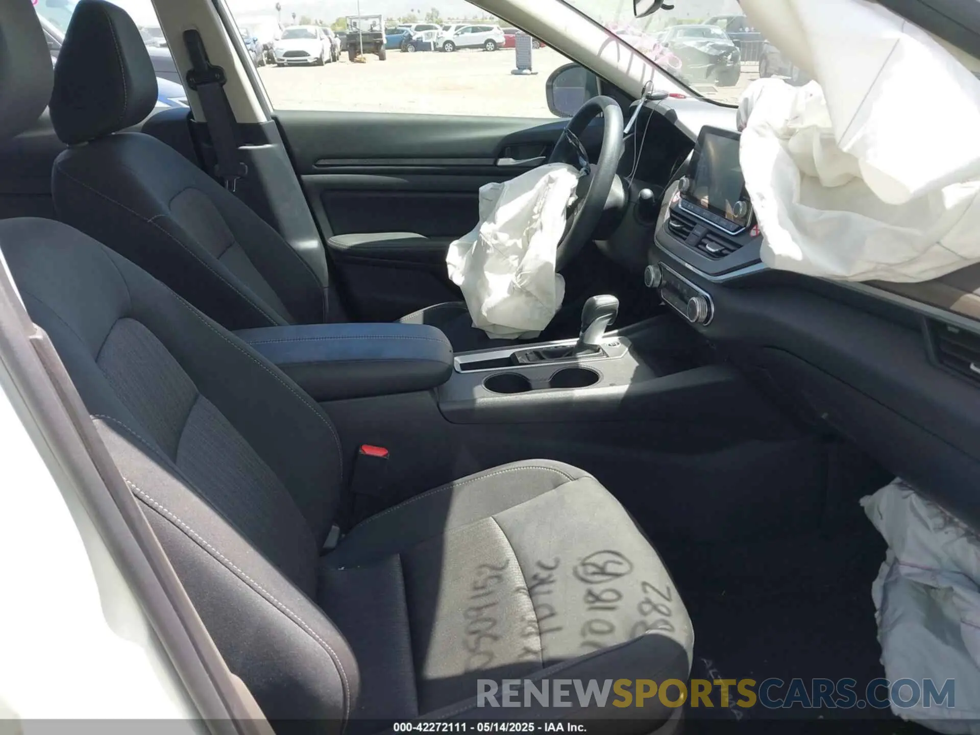5 Photograph of a damaged car 1N4BL4DV5SN369882 NISSAN ALTIMA 2025