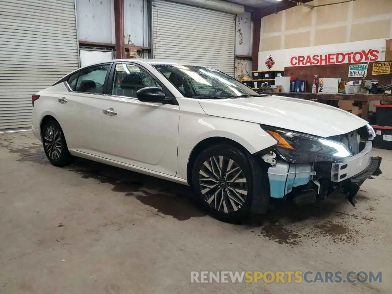 4 Photograph of a damaged car 1N4BL4DV5SN370675 NISSAN ALTIMA 2025
