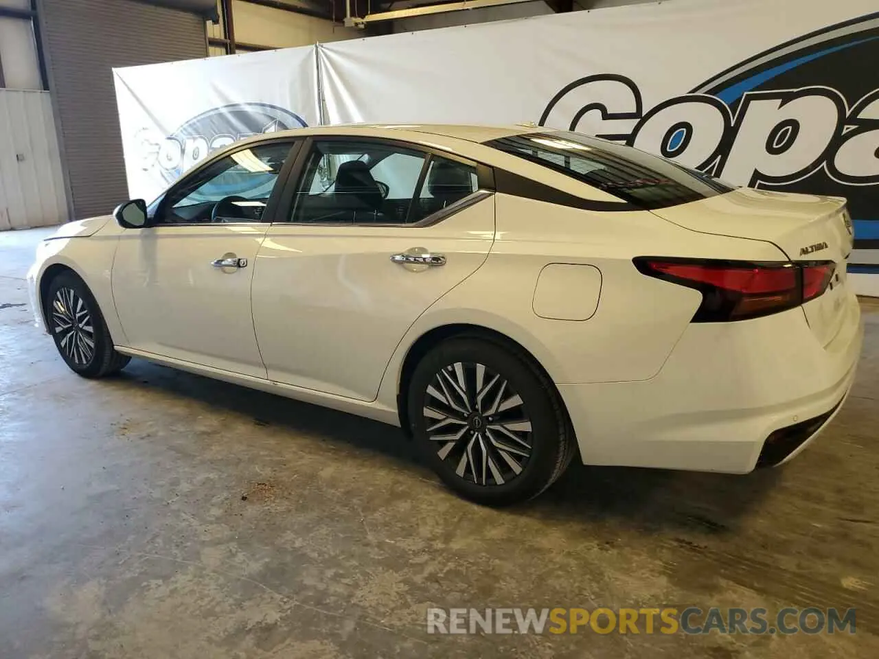 2 Photograph of a damaged car 1N4BL4DV5SN374144 NISSAN ALTIMA 2025