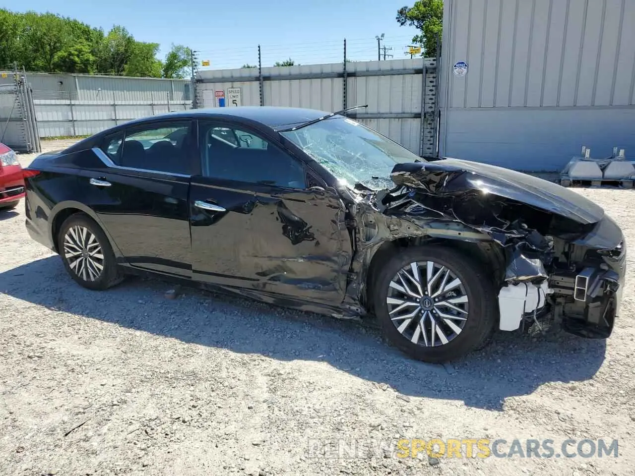 4 Photograph of a damaged car 1N4BL4DV5SN376928 NISSAN ALTIMA 2025