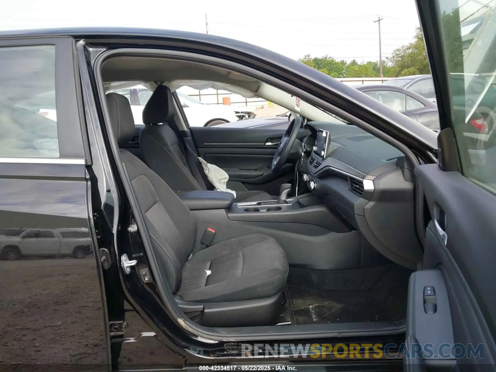 5 Photograph of a damaged car 1N4BL4DV6SN360575 NISSAN ALTIMA 2025