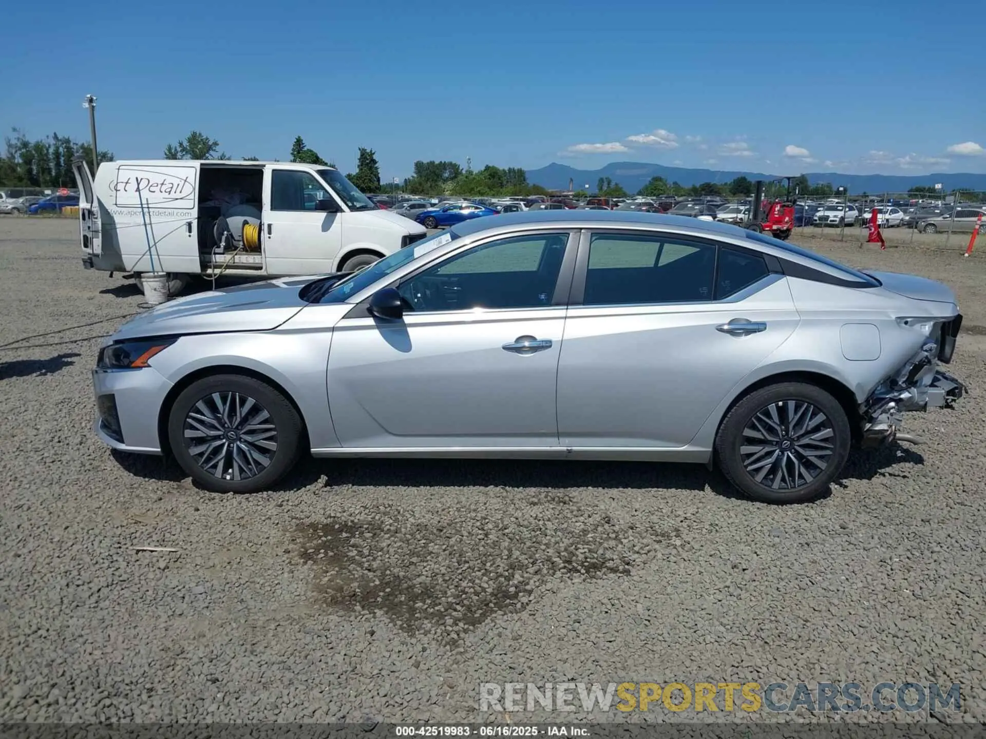15 Фотография поврежденного автомобиля 1N4BL4DV6SN365033 NISSAN ALTIMA 2025