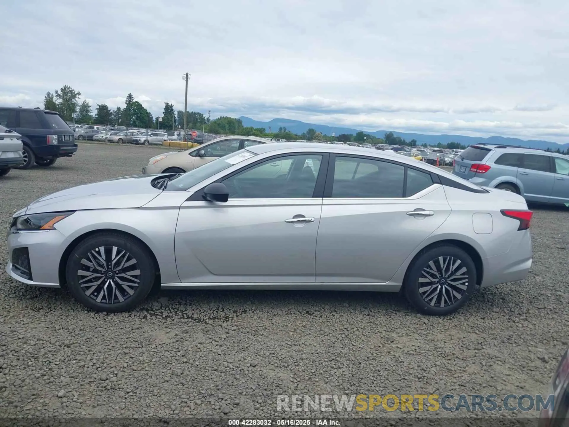 14 Фотография поврежденного автомобиля 1N4BL4DV6SN377635 NISSAN ALTIMA 2025