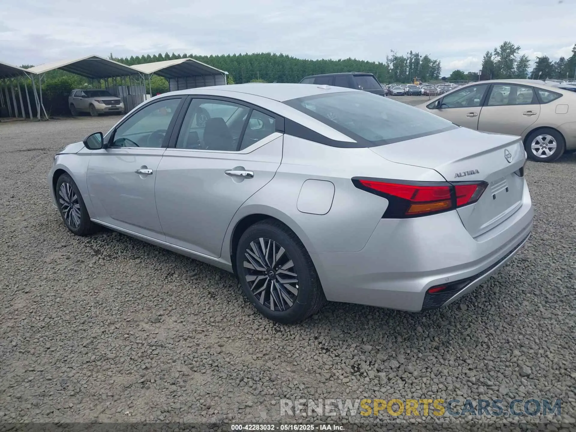 3 Фотография поврежденного автомобиля 1N4BL4DV6SN377635 NISSAN ALTIMA 2025