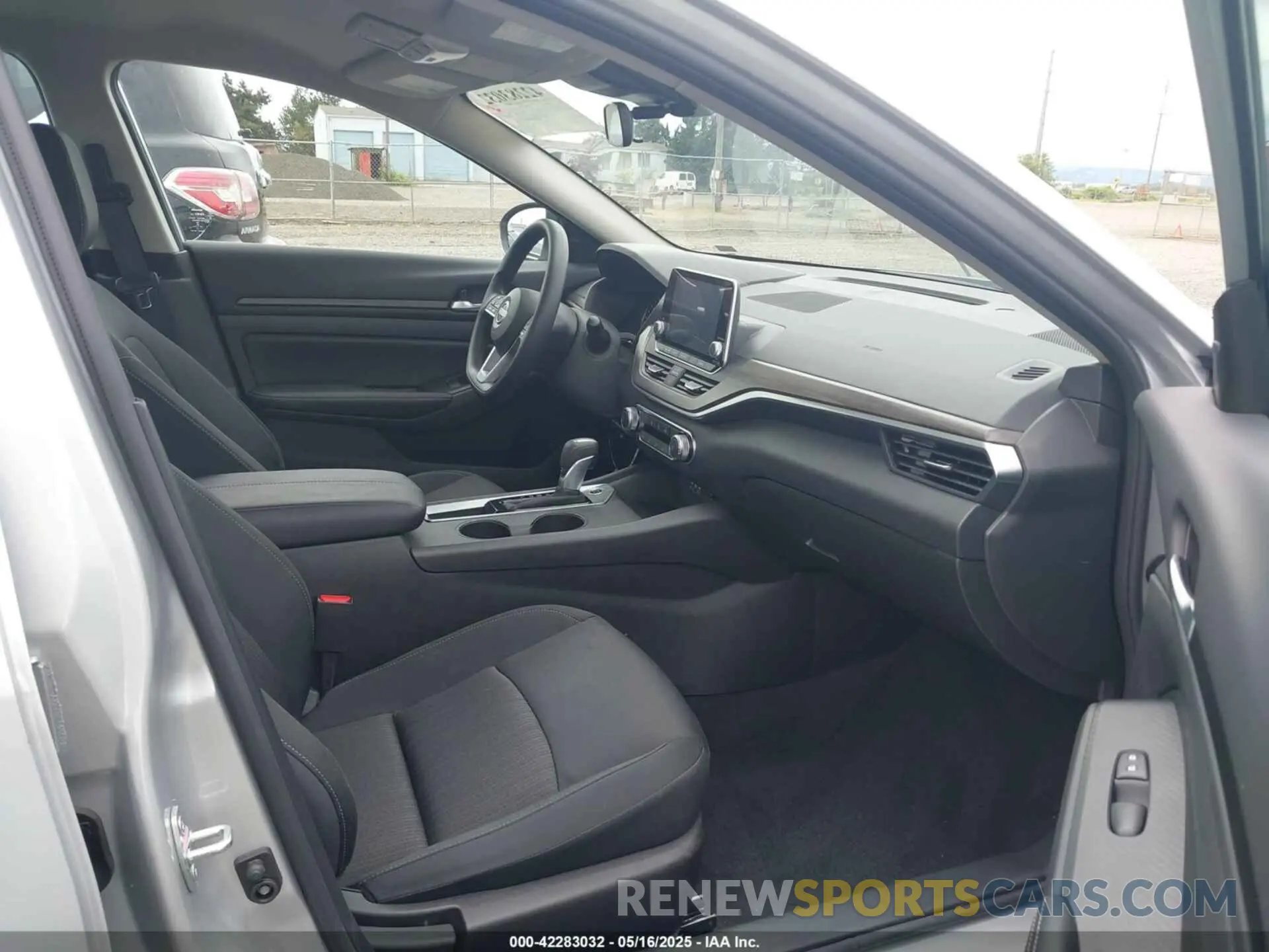 5 Фотография поврежденного автомобиля 1N4BL4DV6SN377635 NISSAN ALTIMA 2025