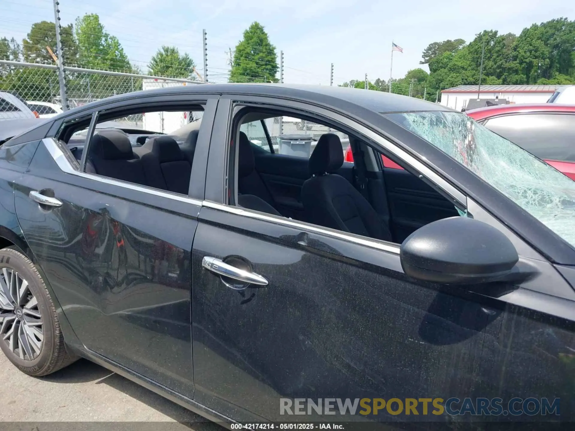 13 Photograph of a damaged car 1N4BL4DV6SN377960 NISSAN ALTIMA 2025