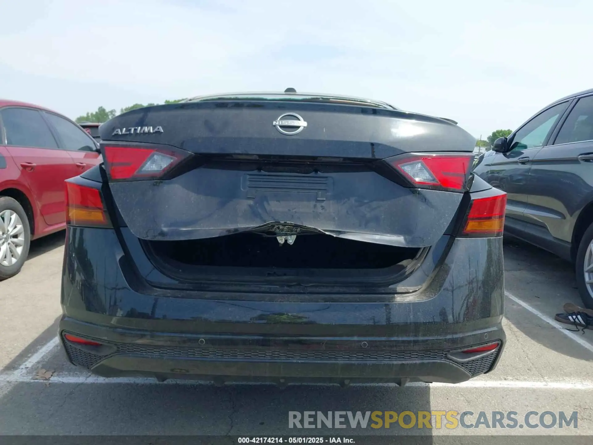 16 Photograph of a damaged car 1N4BL4DV6SN377960 NISSAN ALTIMA 2025