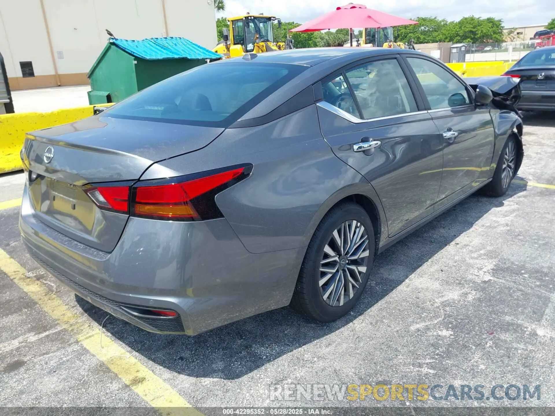 4 Фотография поврежденного автомобиля 1N4BL4DV6SN381605 NISSAN ALTIMA 2025