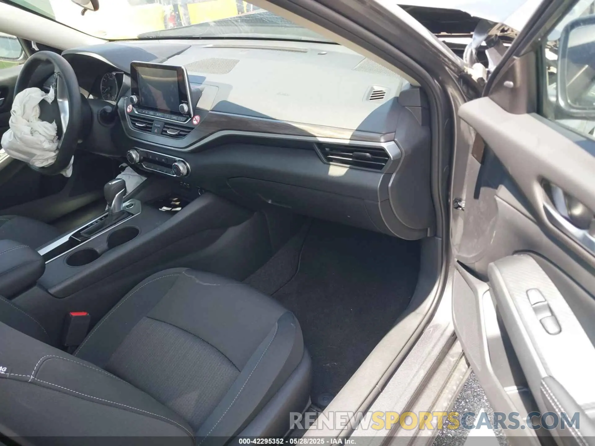 5 Фотография поврежденного автомобиля 1N4BL4DV6SN381605 NISSAN ALTIMA 2025
