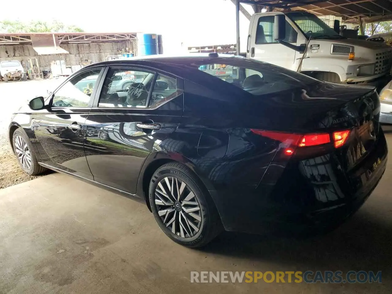 2 Photograph of a damaged car 1N4BL4DV7SN300319 NISSAN ALTIMA 2025