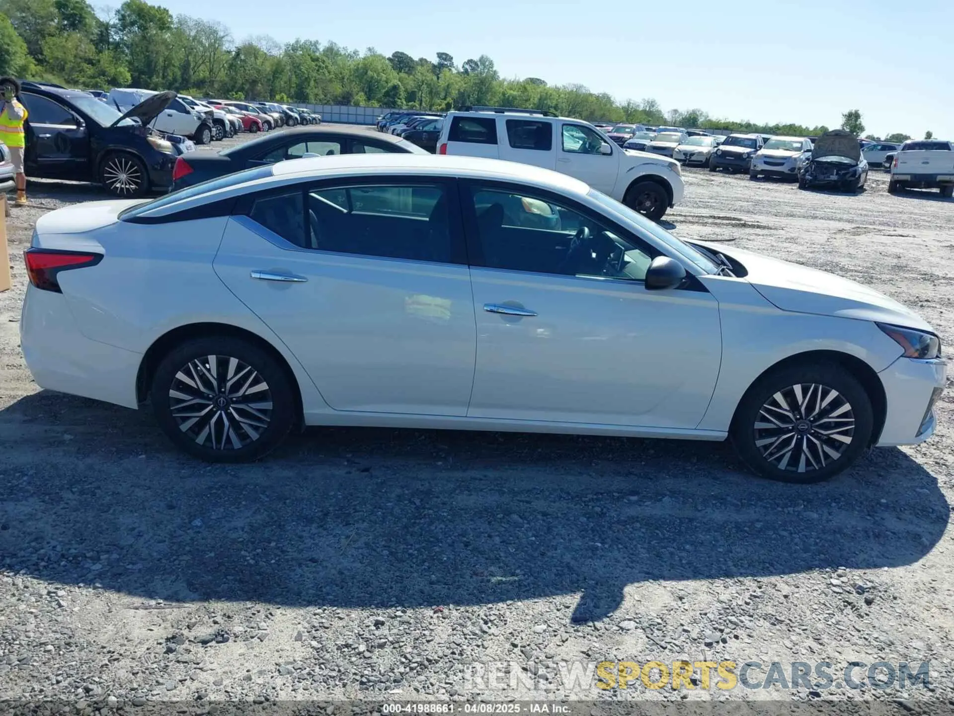 13 Photograph of a damaged car 1N4BL4DV7SN304760 NISSAN ALTIMA 2025