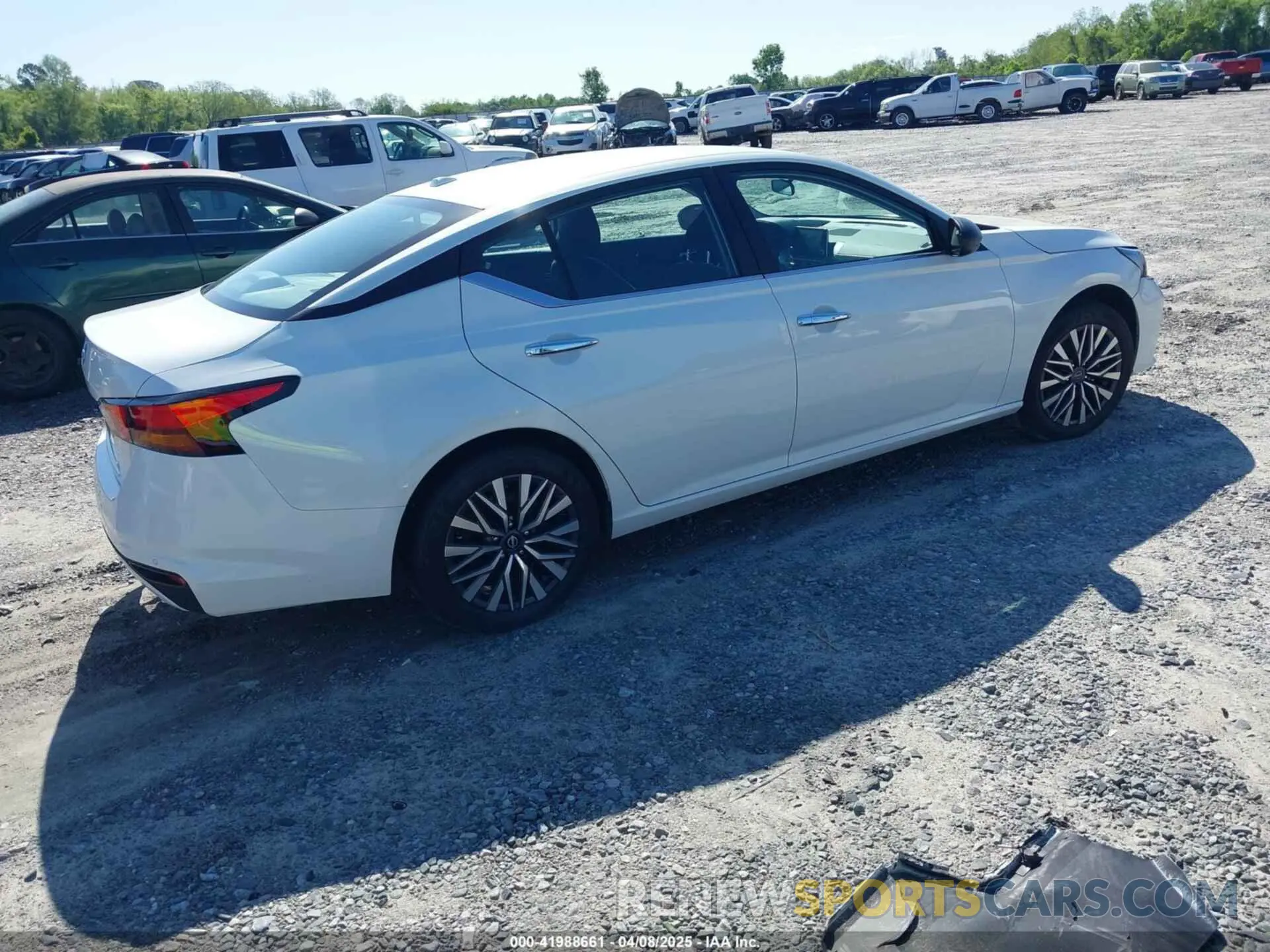 4 Photograph of a damaged car 1N4BL4DV7SN304760 NISSAN ALTIMA 2025