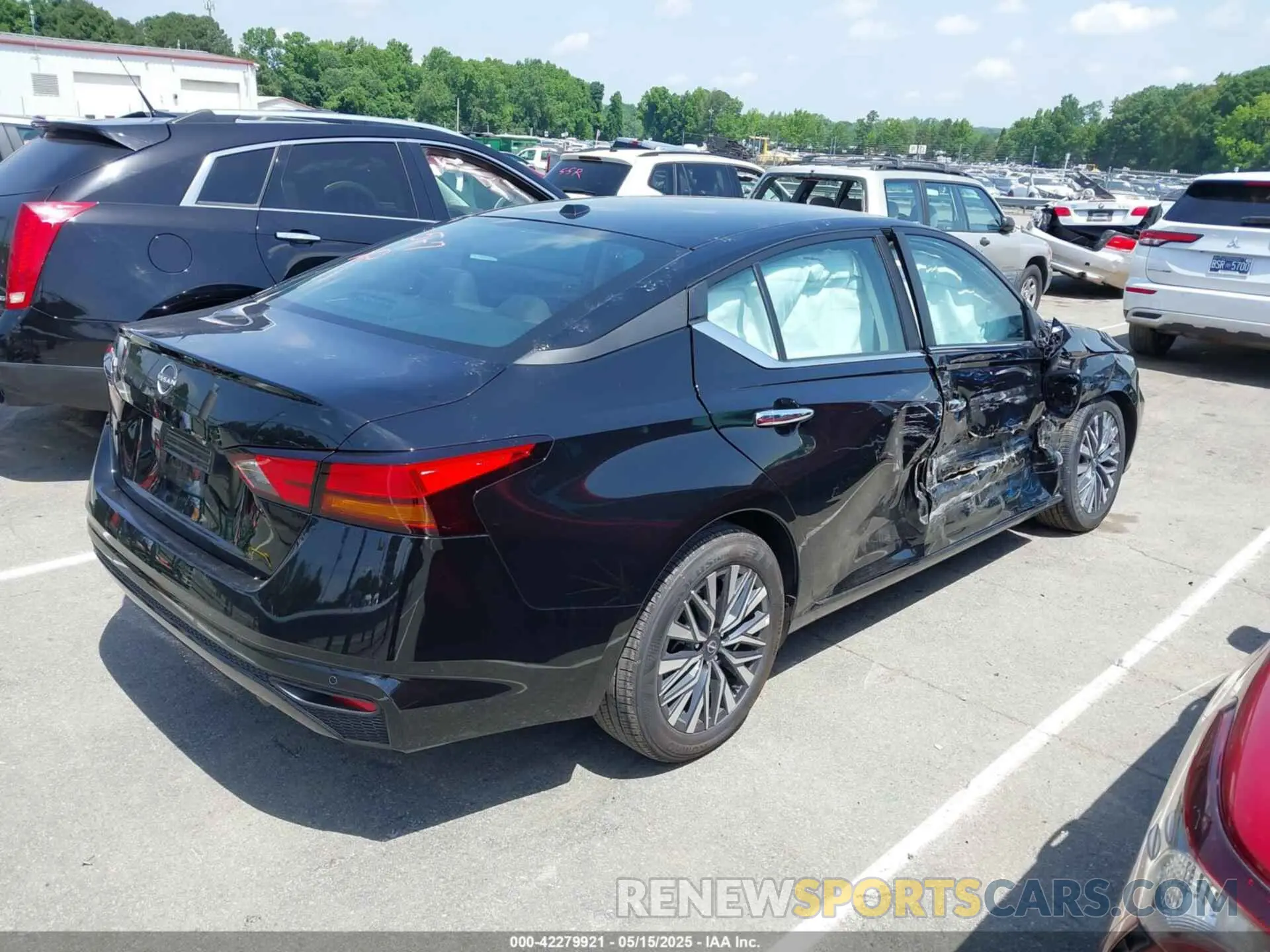 4 Фотография поврежденного автомобиля 1N4BL4DV7SN377031 NISSAN ALTIMA 2025