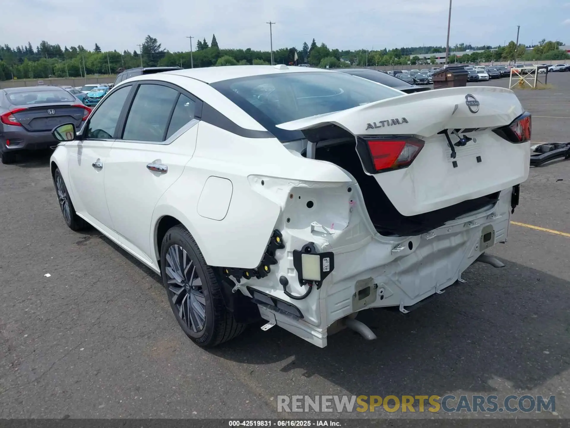 3 Photograph of a damaged car 1N4BL4DV7SN377417 NISSAN ALTIMA 2025