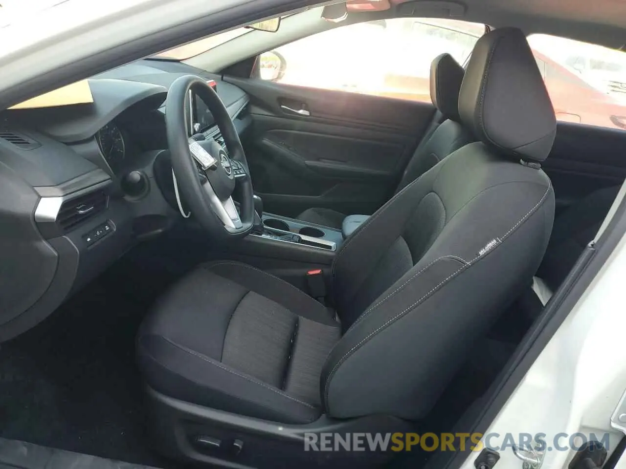 7 Фотография поврежденного автомобиля 1N4BL4DV8SN300006 NISSAN ALTIMA 2025