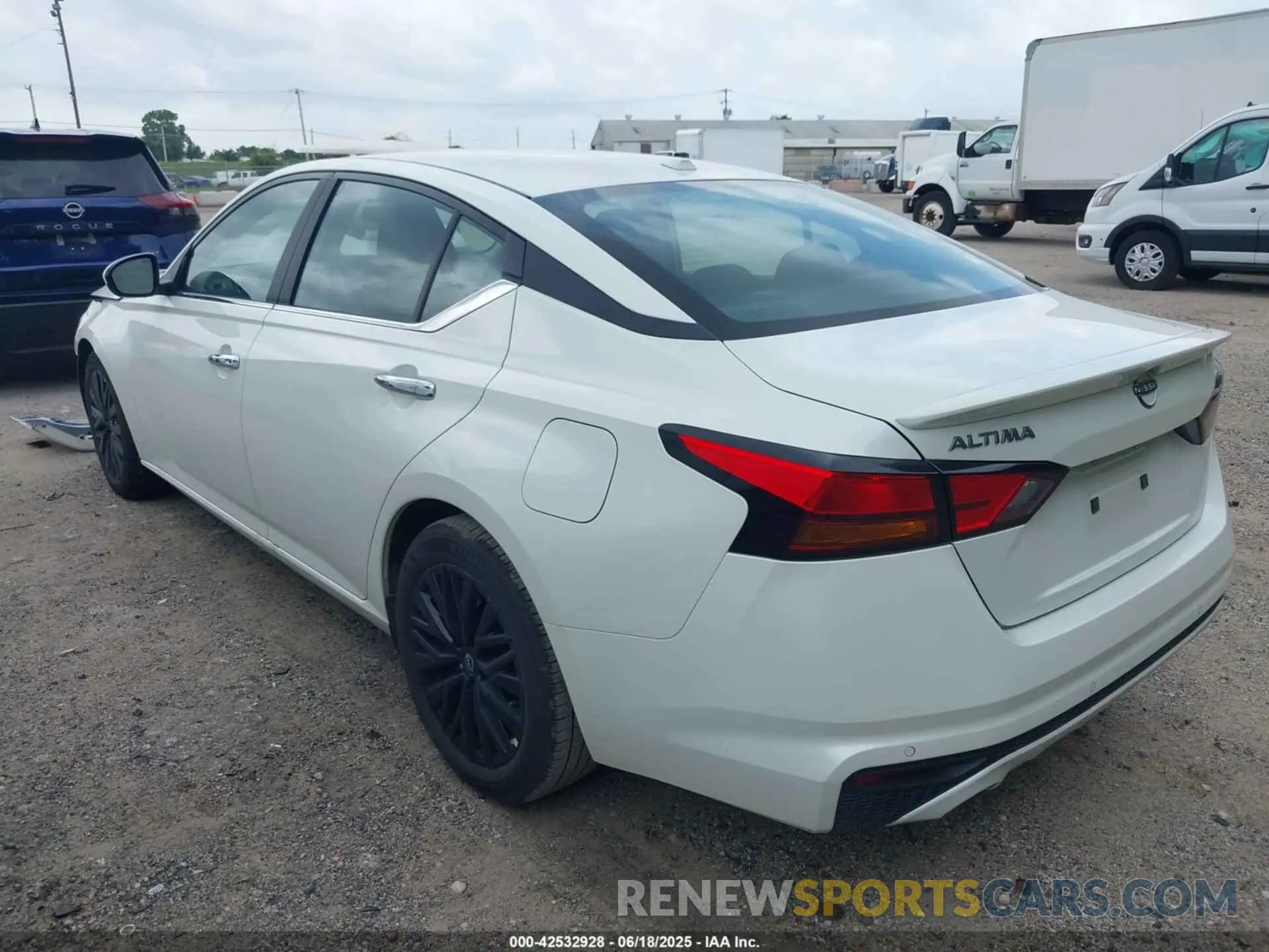 3 Фотография поврежденного автомобиля 1N4BL4DV8SN364434 NISSAN ALTIMA 2025