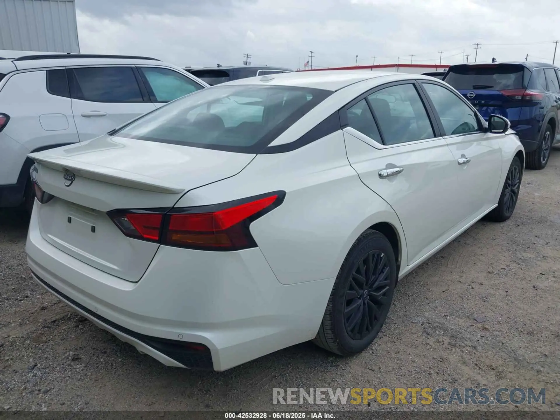 4 Фотография поврежденного автомобиля 1N4BL4DV8SN364434 NISSAN ALTIMA 2025