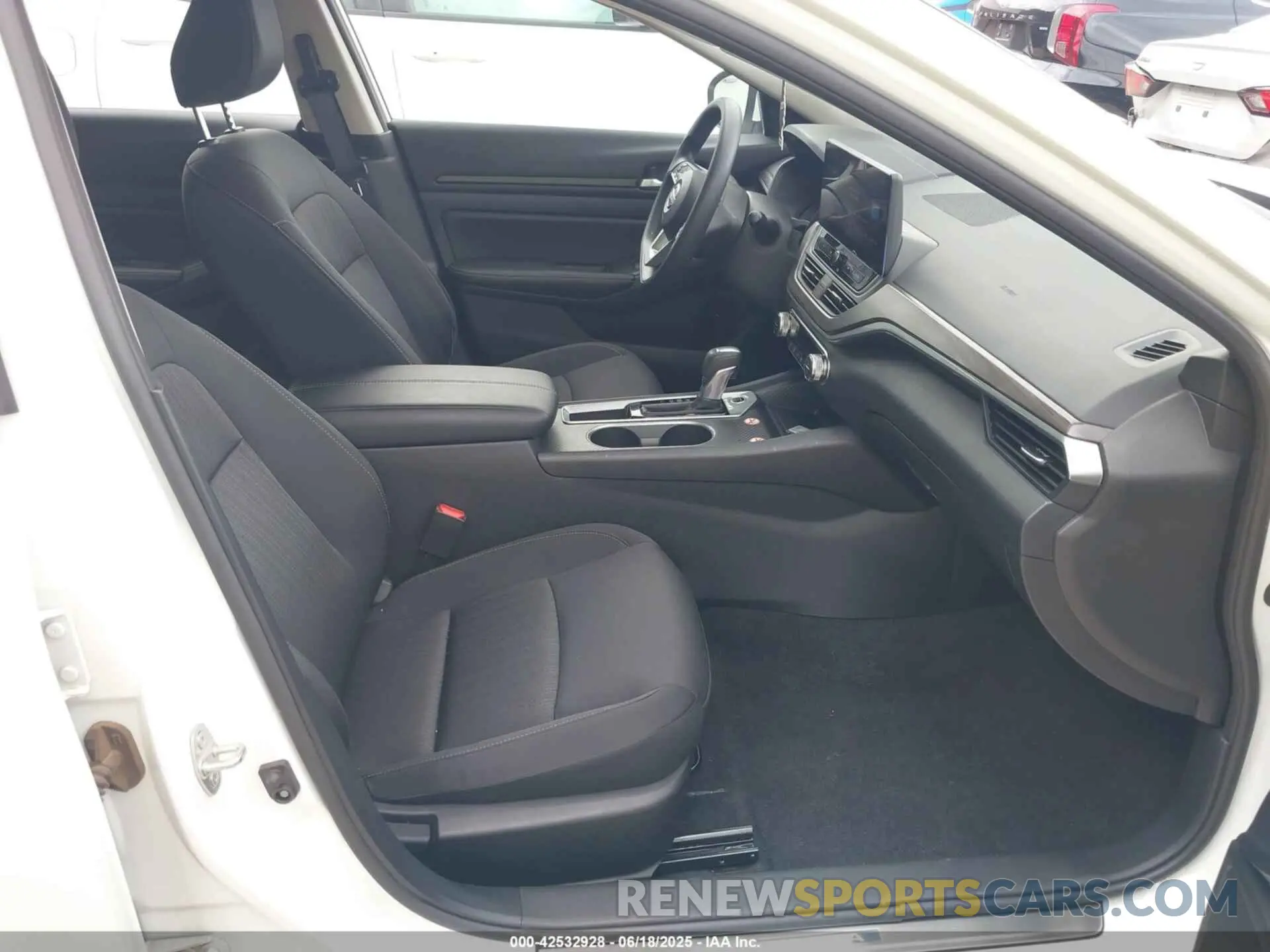 5 Фотография поврежденного автомобиля 1N4BL4DV8SN364434 NISSAN ALTIMA 2025