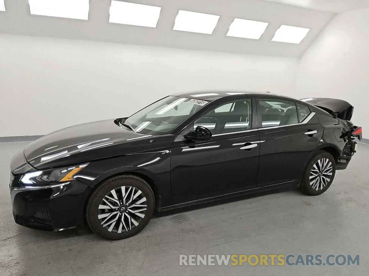 1 Фотография поврежденного автомобиля 1N4BL4DV9SN326730 NISSAN ALTIMA 2025