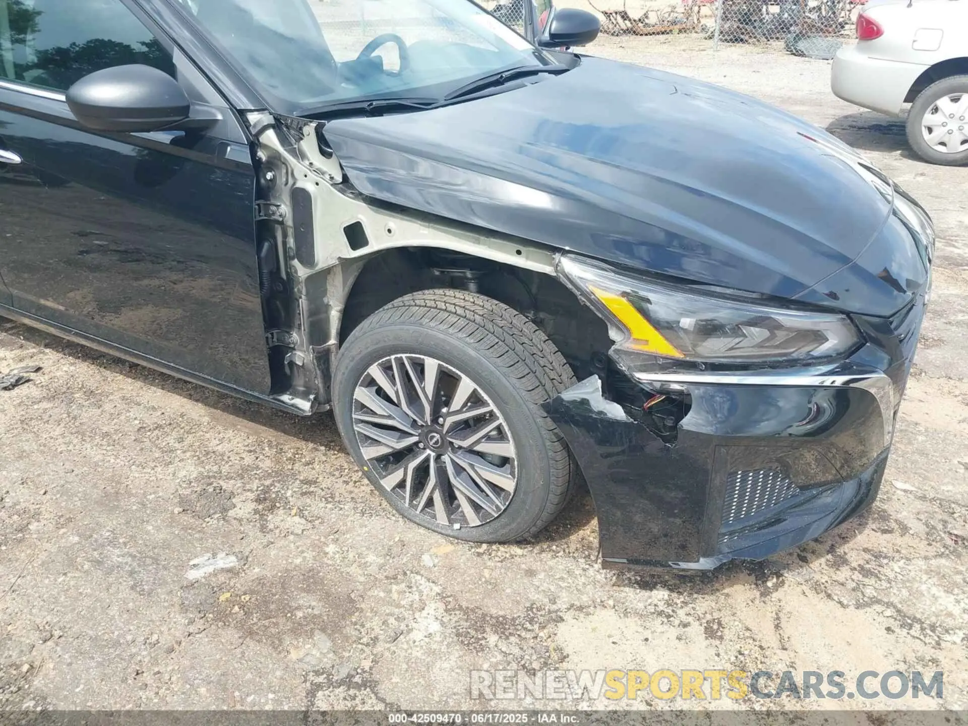 6 Photograph of a damaged car 1N4BL4DV9SN375653 NISSAN ALTIMA 2025