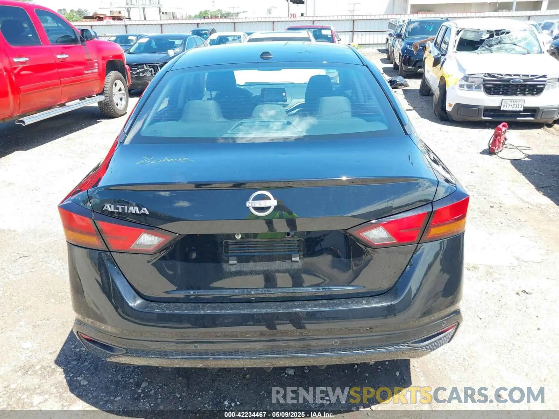 16 Photograph of a damaged car 1N4BL4DVXSN370638 NISSAN ALTIMA 2025
