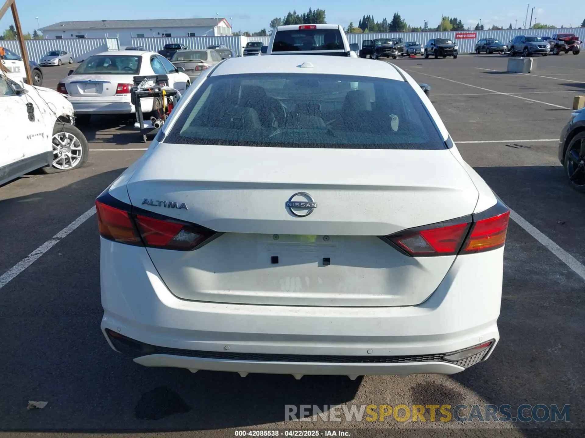 16 Photograph of a damaged car 1N4BL4DVXSN375063 NISSAN ALTIMA 2025