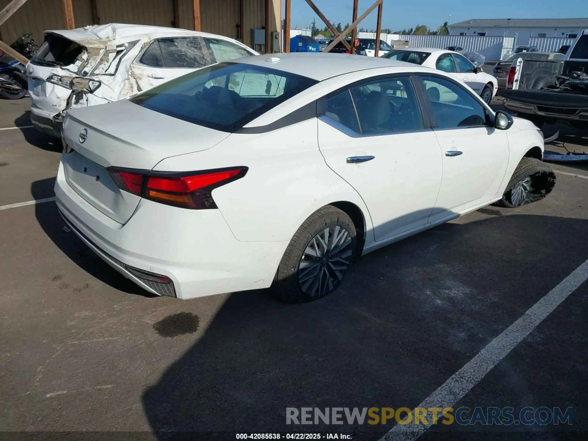 4 Photograph of a damaged car 1N4BL4DVXSN375063 NISSAN ALTIMA 2025