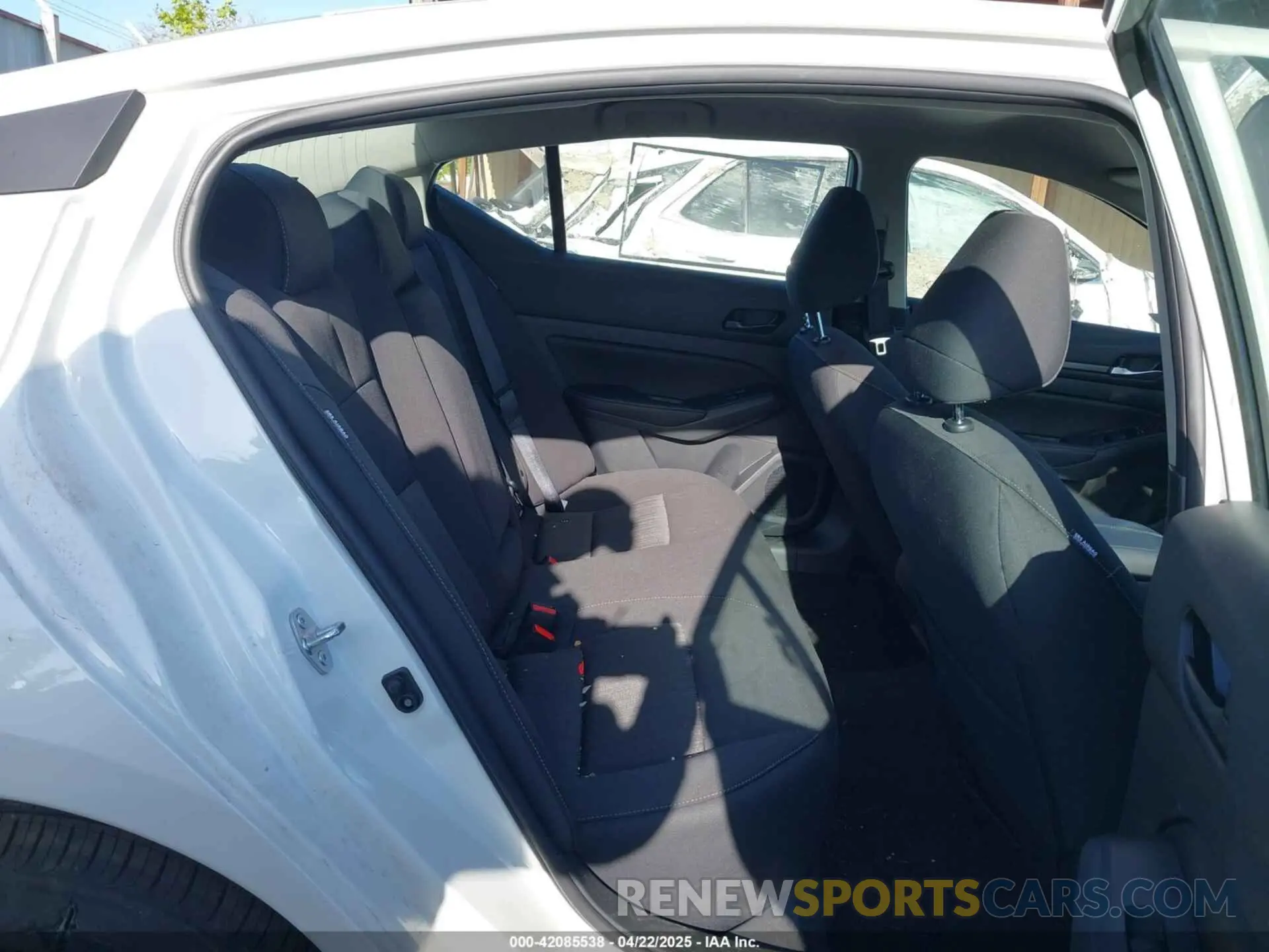 8 Photograph of a damaged car 1N4BL4DVXSN375063 NISSAN ALTIMA 2025